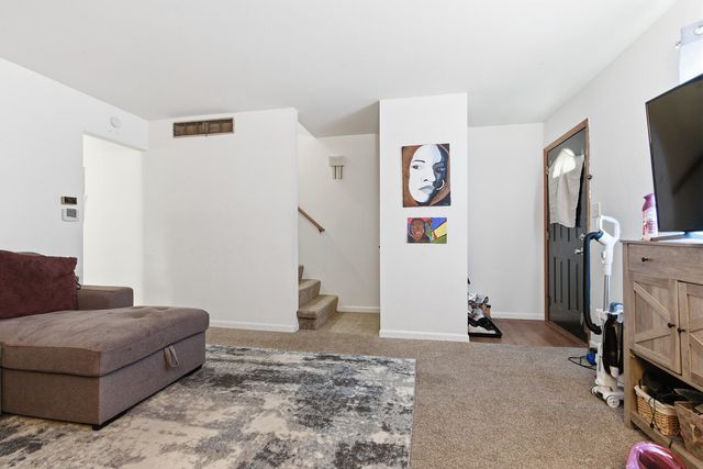 805 S FAIRVIEW RD, Columbia, MO 65203