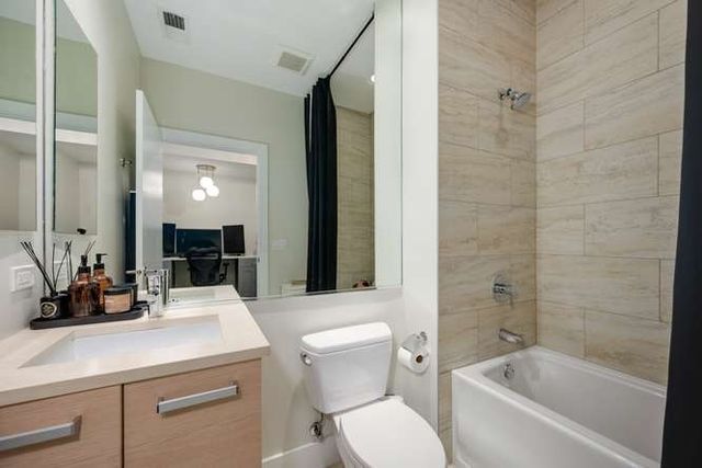 16 N Carpenter Street 4N, Chicago, IL 60607
