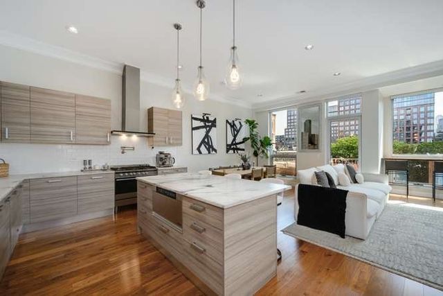 16 N Carpenter Street 4N, Chicago, IL 60607