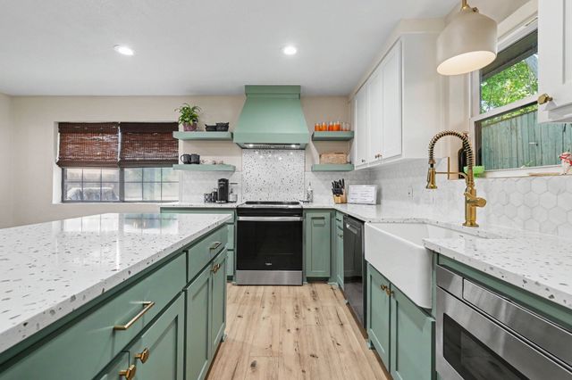 2304 Dove Meadow Court, Grapevine, TX 76051
