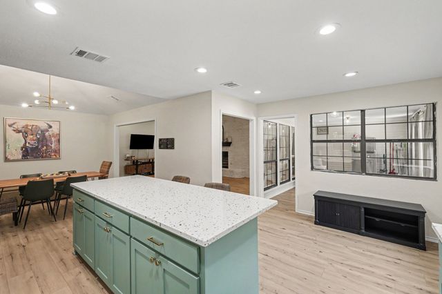 2304 Dove Meadow Court, Grapevine, TX 76051