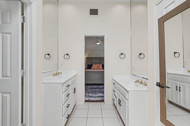 2304 Dove Meadow Court, Grapevine, TX 76051
