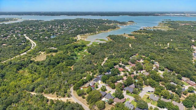 2304 Dove Meadow Court, Grapevine, TX 76051