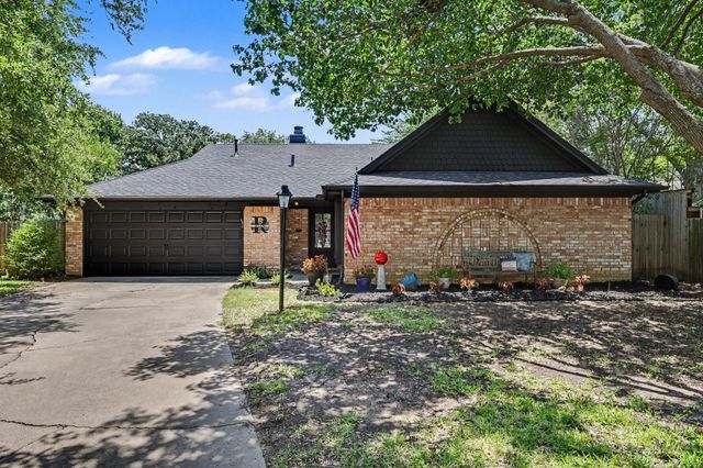 2304 Dove Meadow Court, Grapevine, TX 76051
