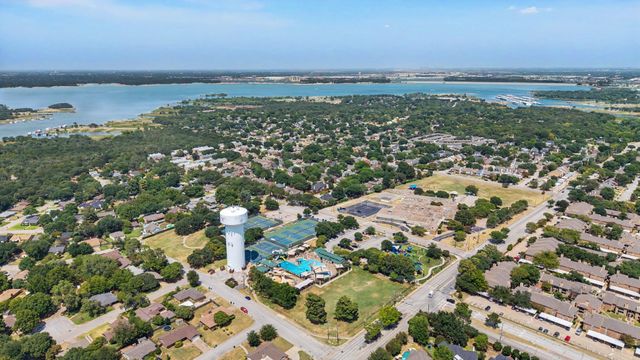 2304 Dove Meadow Court, Grapevine, TX 76051
