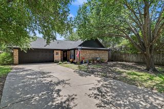 2304 Dove Meadow Court, Grapevine, TX 76051