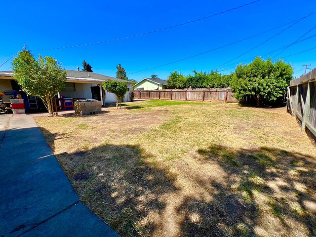 2101 Parr Ave, Modesto, CA 95358