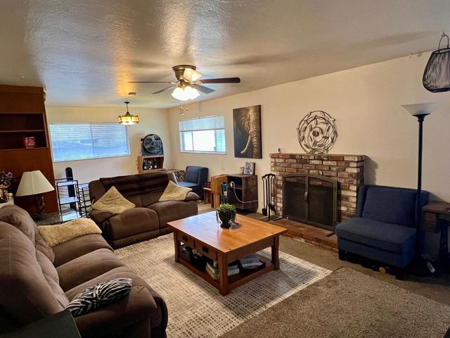 2101 Parr Ave, Modesto, CA 95358