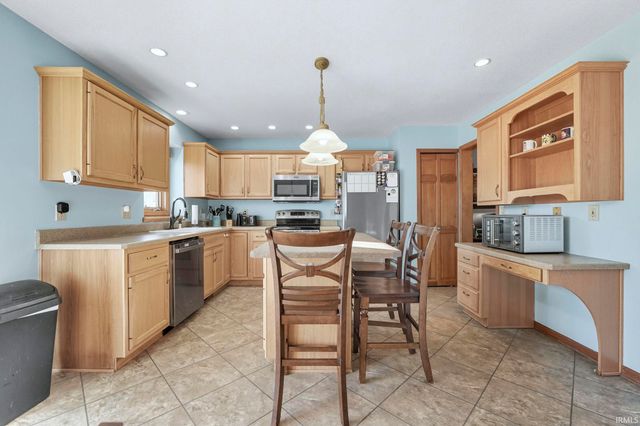 3113 Pinoak Court, Fort Wayne, IN 46814