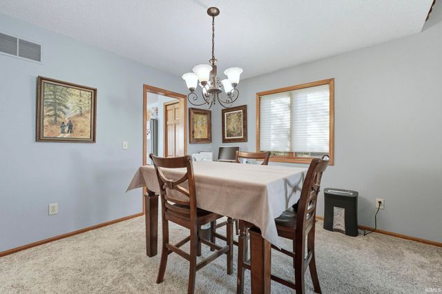 3113 Pinoak Court, Fort Wayne, IN 46814