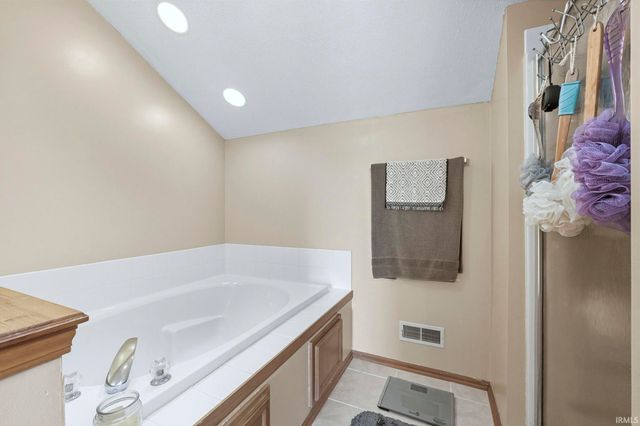 3113 Pinoak Court, Fort Wayne, IN 46814