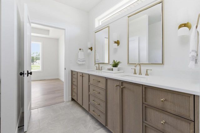 N8860 KILLARNEY WAY, Menasha, WI 54952