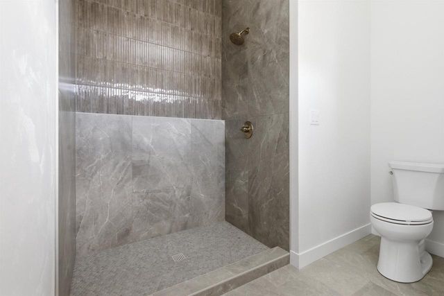 N8860 KILLARNEY WAY, Menasha, WI 54952