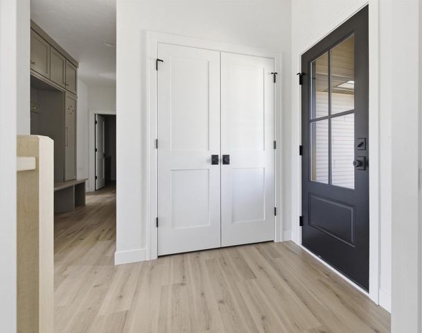 N8860 KILLARNEY WAY, Menasha, WI 54952