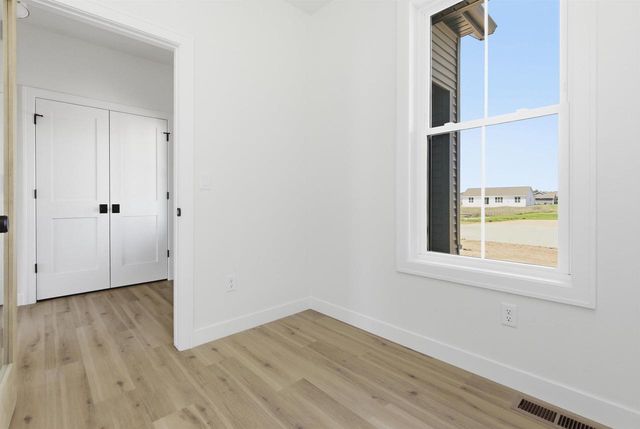 N8860 KILLARNEY WAY, Menasha, WI 54952
