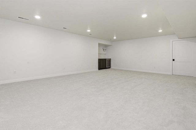N8860 KILLARNEY WAY, Menasha, WI 54952