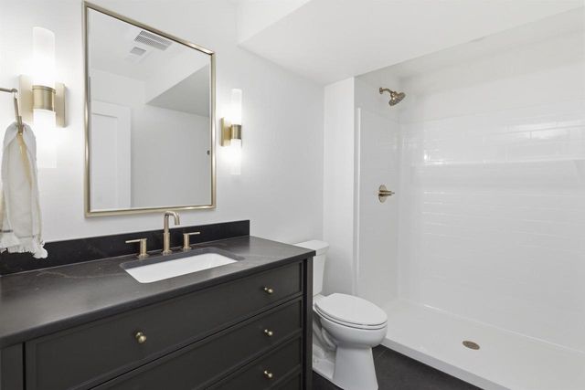 N8860 KILLARNEY WAY, Menasha, WI 54952