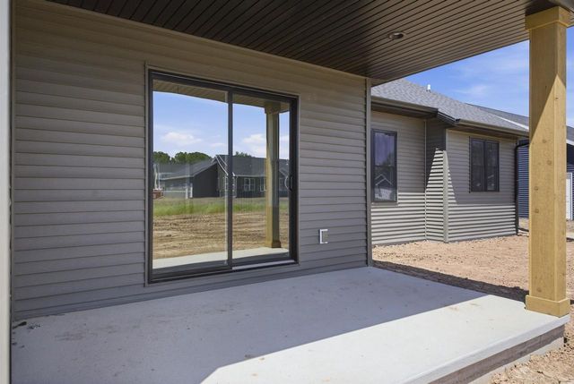 N8860 KILLARNEY WAY, Menasha, WI 54952