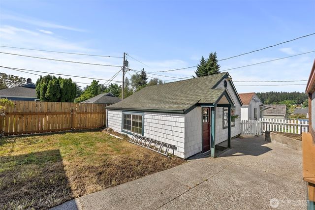 2121 5th Street, Bremerton, WA 98312