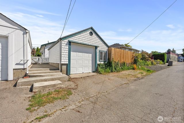 2121 5th Street, Bremerton, WA 98312