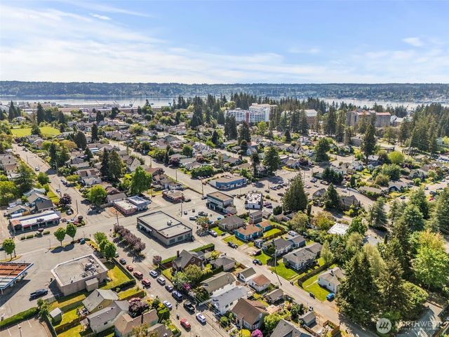 2121 5th Street, Bremerton, WA 98312