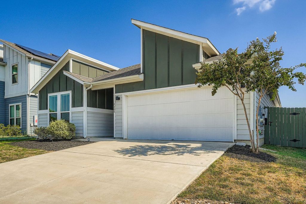 9800 Grapevine Leaf DR, Manor, TX 78653