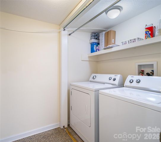 913 Dorothy Street, Hendersonville, NC 28791