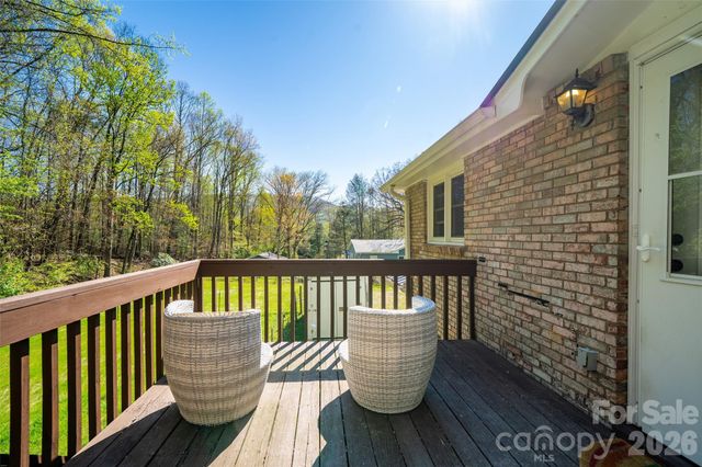 913 Dorothy Street, Hendersonville, NC 28791