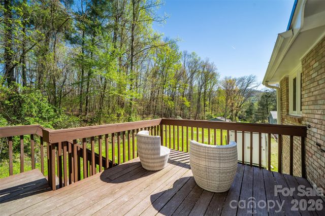 913 Dorothy Street, Hendersonville, NC 28791