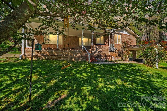 913 Dorothy Street, Hendersonville, NC 28791