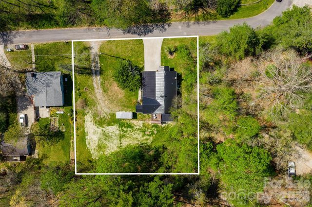 913 Dorothy Street, Hendersonville, NC 28791