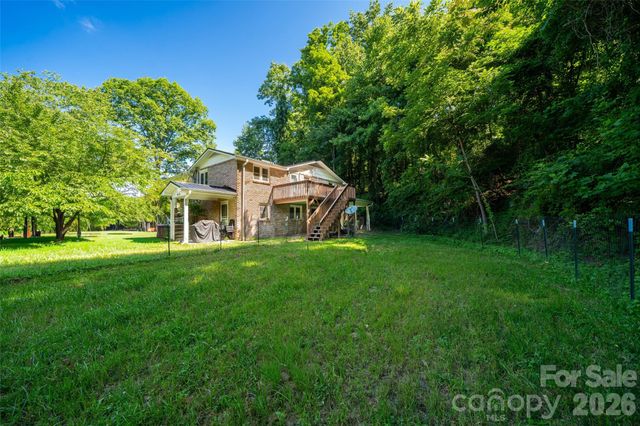 913 Dorothy Street, Hendersonville, NC 28791