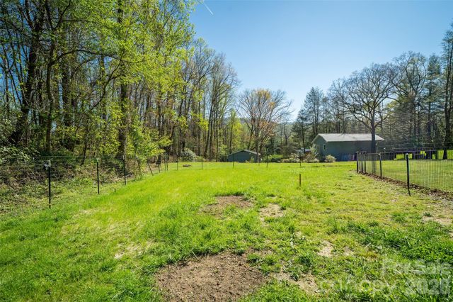 913 Dorothy Street, Hendersonville, NC 28791