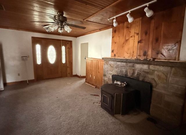 535 County Road 104, Chesapeake, OH 45619