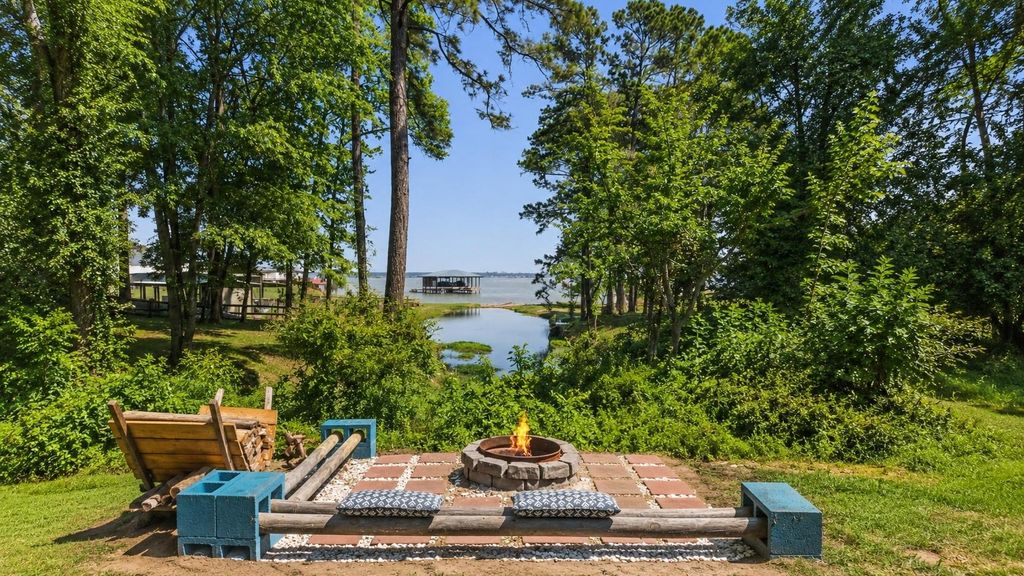 138 Rum Cay Court, Point Blank, TX 77364