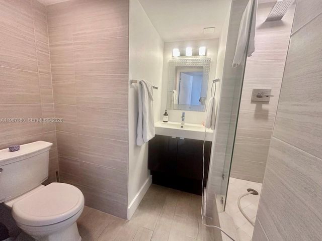 2555 Collins Ave 1914, Miami Beach, FL 33140