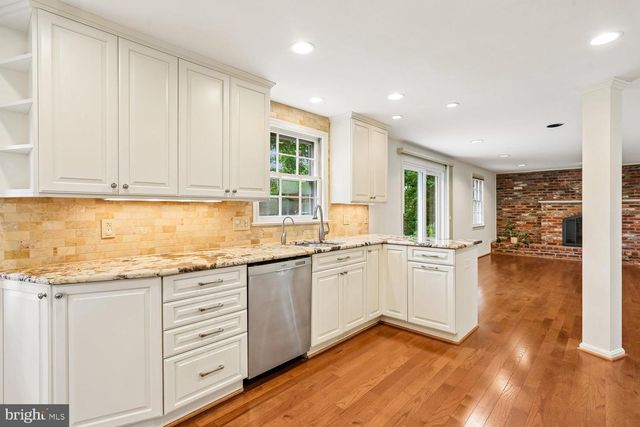2414 CHILHAM PL, Potomac, MD 20854