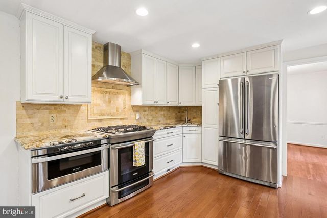 2414 CHILHAM PL, Potomac, MD 20854