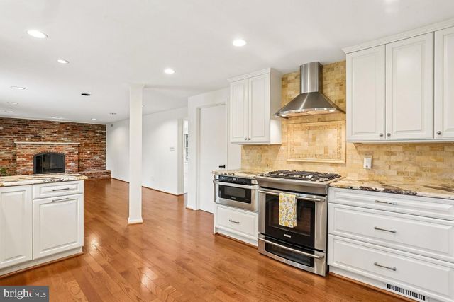 2414 CHILHAM PL, Potomac, MD 20854