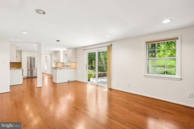 2414 CHILHAM PL, Potomac, MD 20854