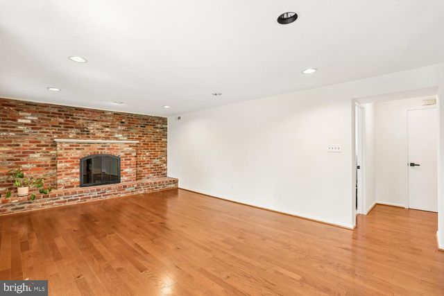 2414 CHILHAM PL, Potomac, MD 20854