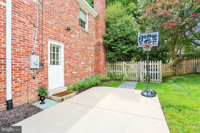 2414 CHILHAM PL, Potomac, MD 20854