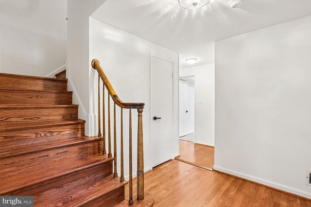 2414 CHILHAM PL, Potomac, MD 20854