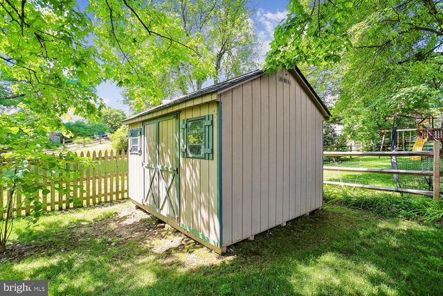 2414 CHILHAM PL, Potomac, MD 20854