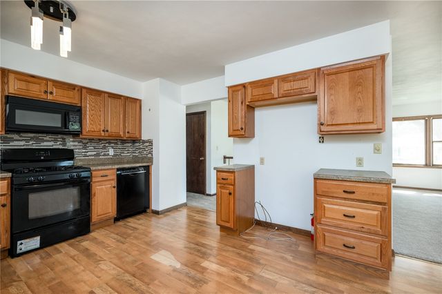 2520 Falbrook Drive NE, Cedar Rapids, IA 52402