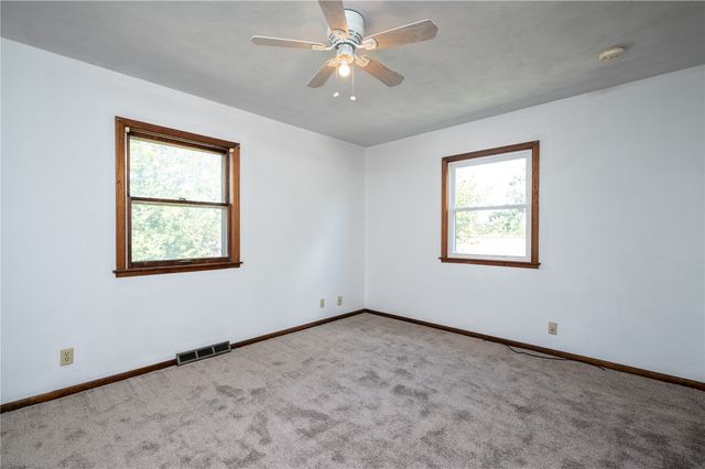 2520 Falbrook Drive NE, Cedar Rapids, IA 52402