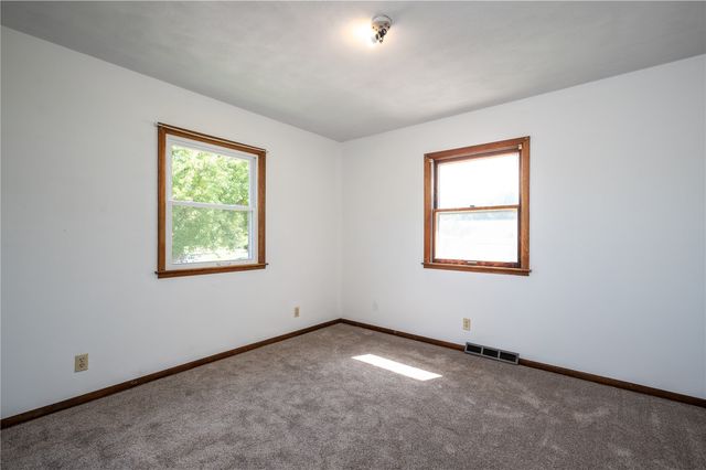 2520 Falbrook Drive NE, Cedar Rapids, IA 52402