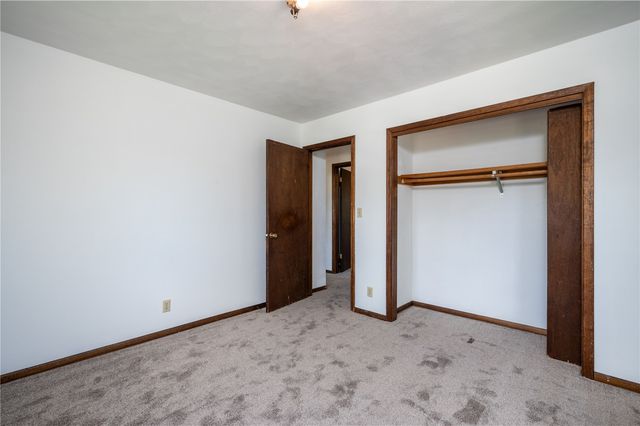 2520 Falbrook Drive NE, Cedar Rapids, IA 52402