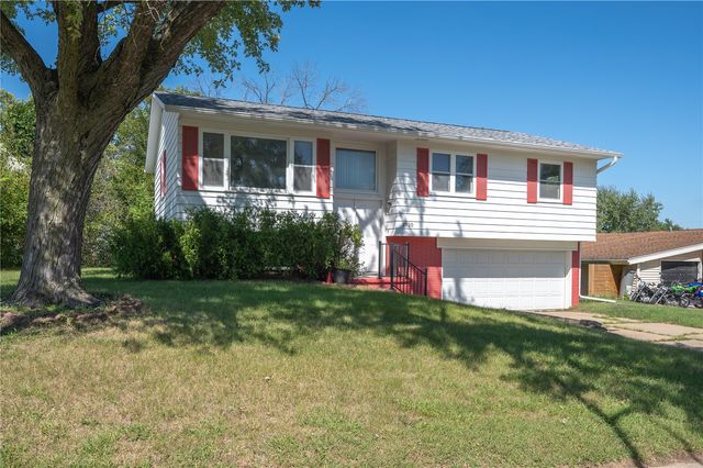 2520 Falbrook Drive NE, Cedar Rapids, IA 52402