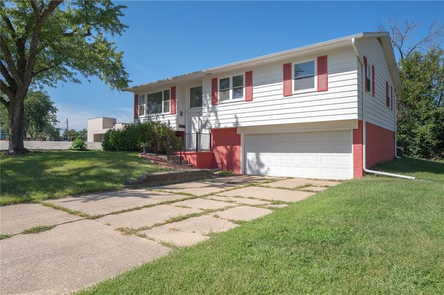 2520 Falbrook Drive NE, Cedar Rapids, IA 52402